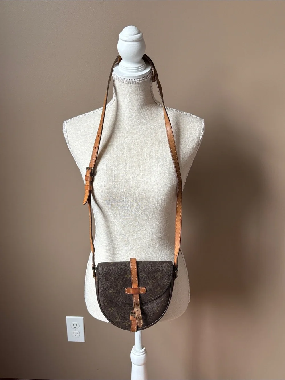 Louis Vuitton Chantilly